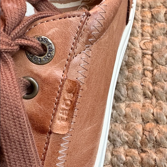 Taos Footwear Tan Leather Sneakers - Picture 10 of 11
